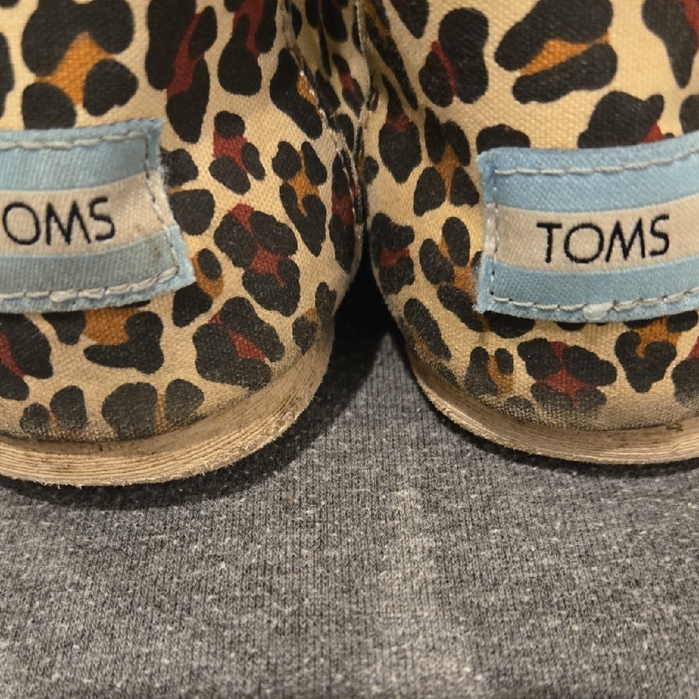 Toms Brown and Black Flats Leopard Print - Picture 3 of 5